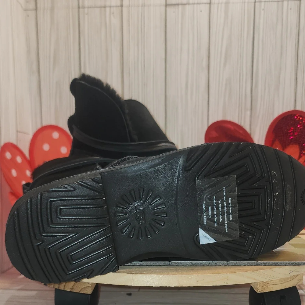 UGG‎ Esther Black Ankle Boots with Fur Trim